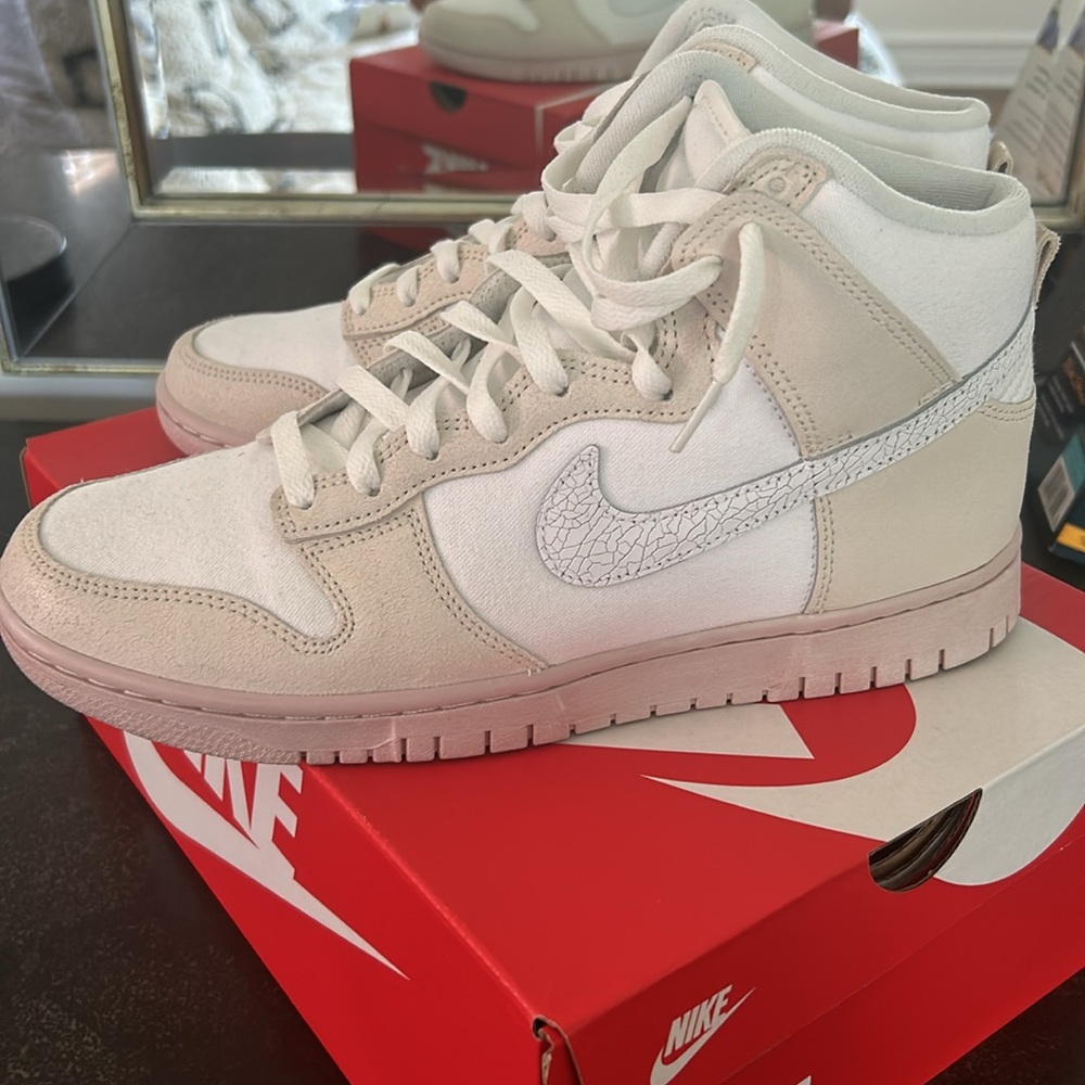 Lightly worn Nike Dunks - Picture 4 of 6